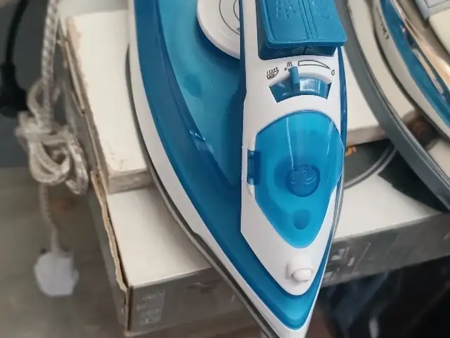 Утюг, Душанбе