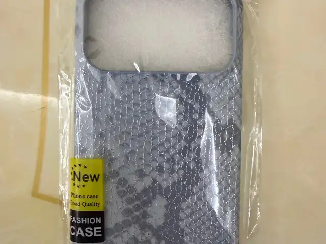 Чехол для IPhone 17Pro Max, Худжанд