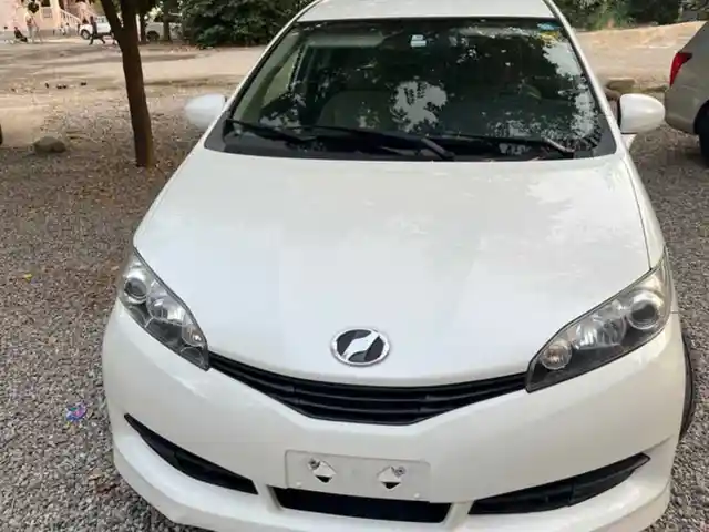 Лобовое стекло на Toyota Wish, Душанбе