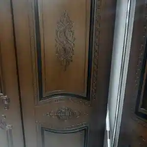 Дверь из шпона, Душанбе