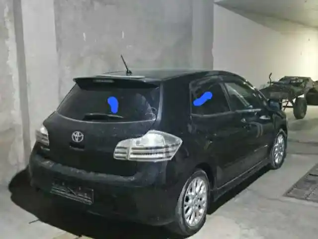 Задние нетонированные стекла от Toyota Blade, Душанбе