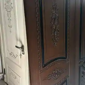 Дверь из шпона, Душанбе