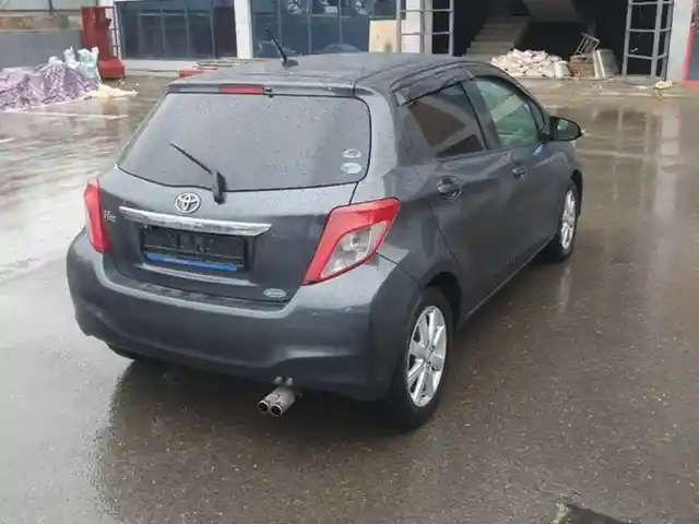 Заднее стекло от Toyota Vitz 2011-2016, Душанбе