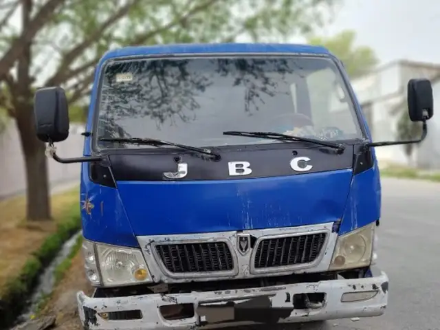 Самосвал JBC, 2014, Исфара