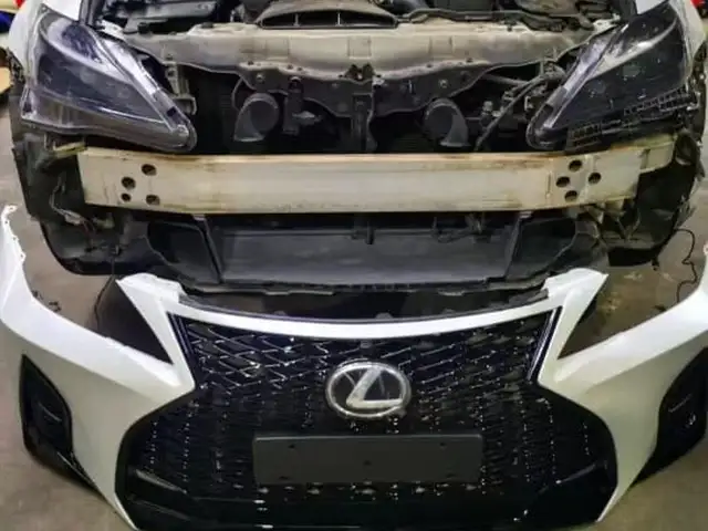 Передний бампер на Lexus is 250, Душанбе