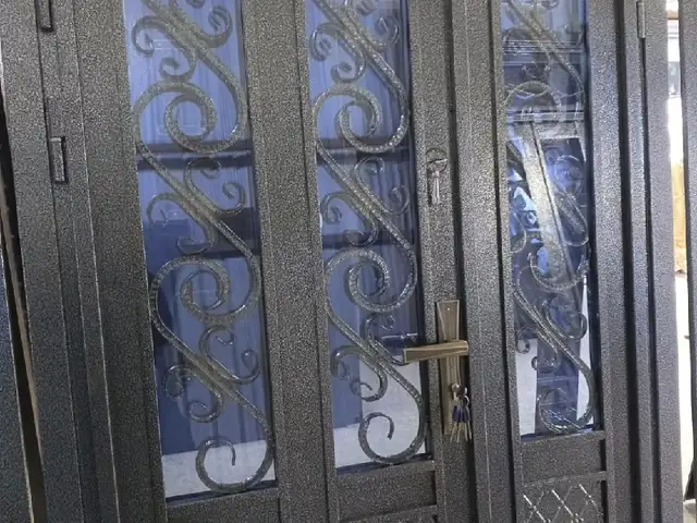 Дверь, Душанбе