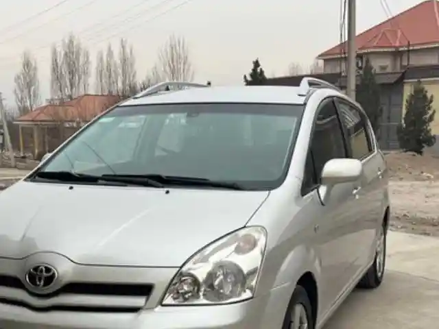 Лобовое стекло на Toyota Verso, Душанбе