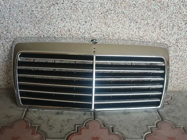 Облицовка 124 от Mercedes-Benz, Худжанд