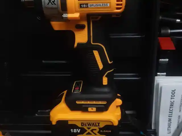 Гайковёрт DeWalt, Худжанд