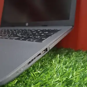 Офисный ноутбук Hp core i5 8th 8/256 Intel Uhd graphics 1gb, Душанбе
