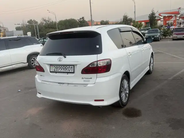 Toyota Ipsum