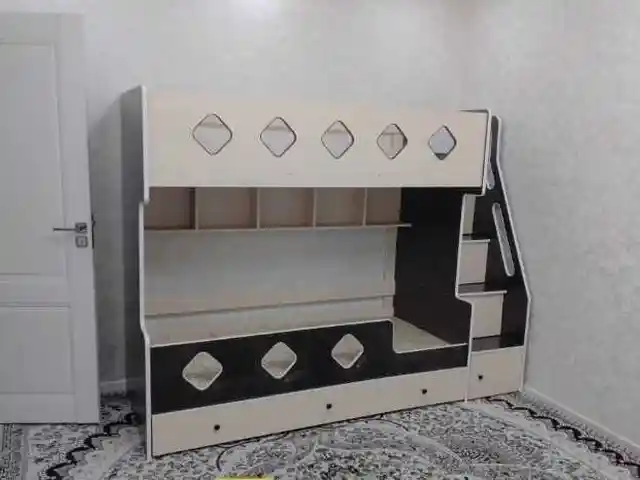Двухъярусная кровать, Душанбе