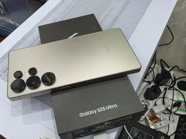 Samsung Galaxy S25 Ultra, Хуҷанд