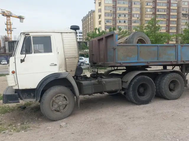 Седельный тягач Камаз,1990, Худжанд