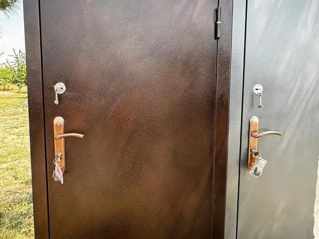 Дверь, Душанбе