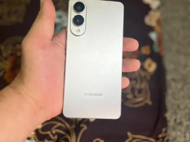 Samsung Galaxy S25 Edge, Хуҷанд