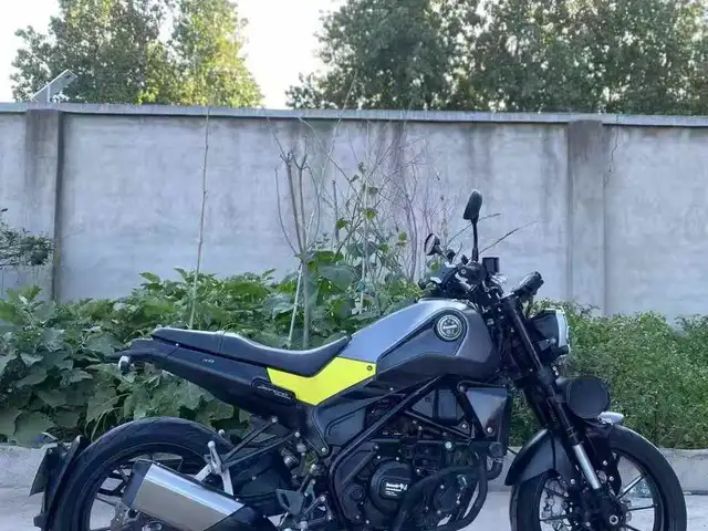 Мотоцикл Benelli, Душанбе