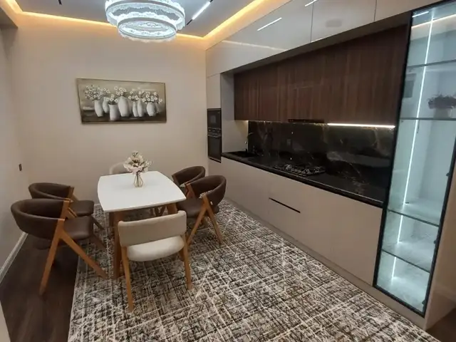 4-комн. квартира, 4 этаж, 98 м², 14, Худжанд
