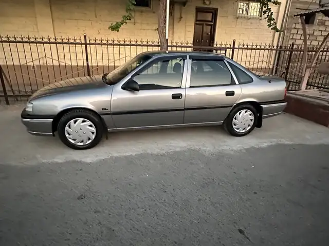 Opel Vectra A, 1994, Худжанд - 11