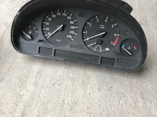 Приборная панель от BMW, Хуҷанд