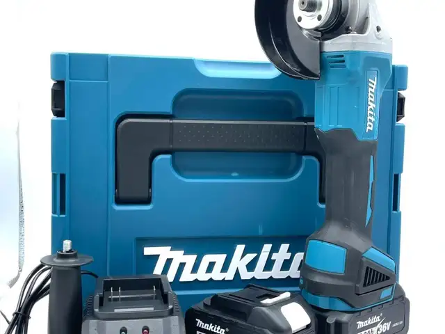 Болгарка аккумуляторная Makita, Худжанд