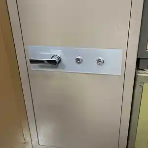 Сейф 100 Evens, Душанбе