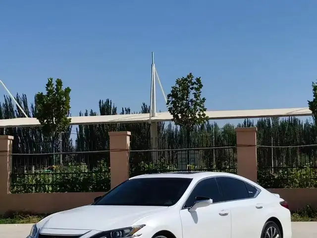 Lexus ES series