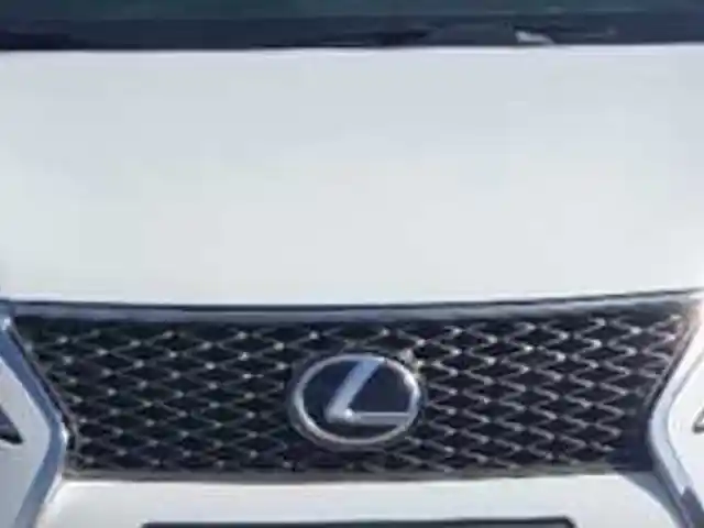 Капот на Lexus RX, Худжанд