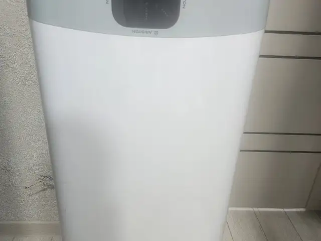 Водонагреватель Ariston 80л на запчасти, Хуҷанд