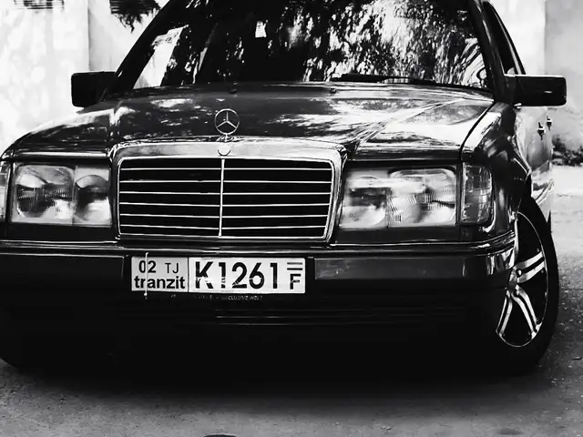 Mercedes-Benz W124