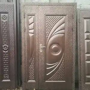 Железная самодельная дверь, Душанбе