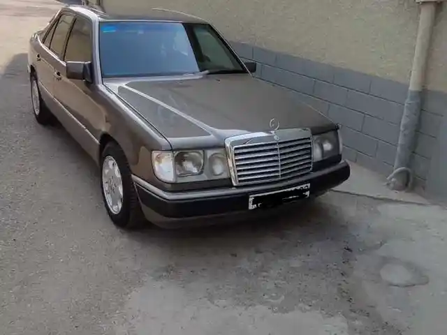 Mercedes-Benz W124