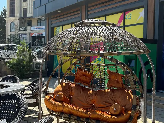 Качели, Спитамен