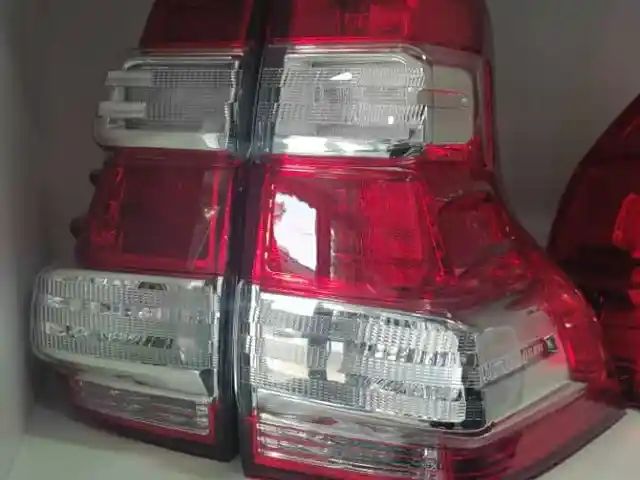 Задние стоп фары на Toyota Prado 2014-2017, Душанбе
