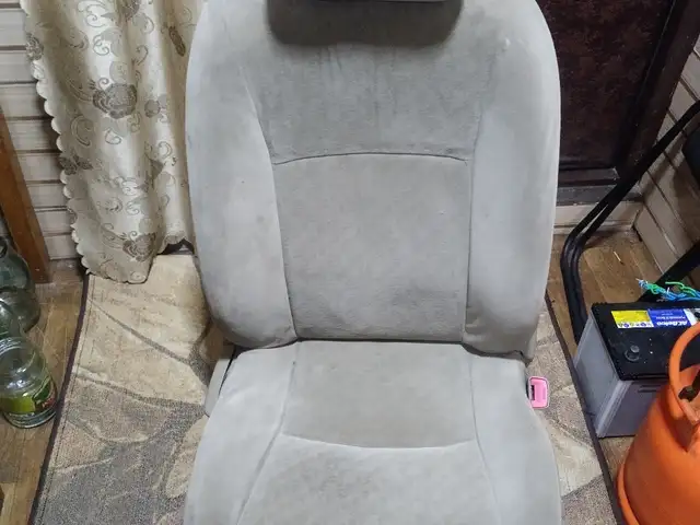 Сиденье на Toyota Corolla 2007/2013, Душанбе