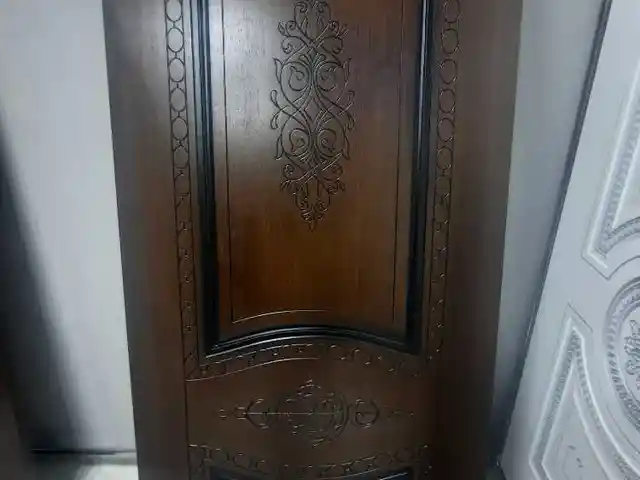 Дверь из шпона, Душанбе