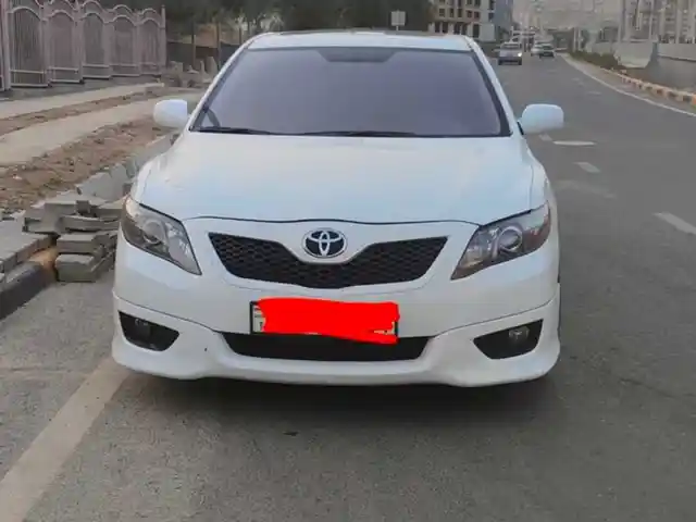 Фиолетовое стекло на Toyota Camry 2, Душанбе