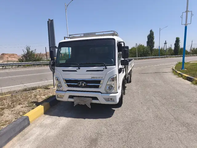 Бортовой автомобиль Hyundai Mighty, 2017, Исфара