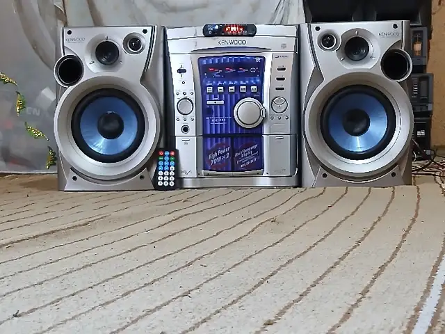 Музыкальный центр Kenwood, Бободжон Гафуров