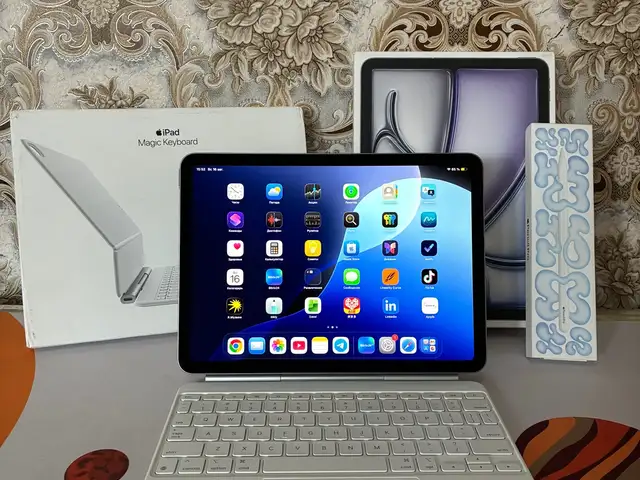 Планшет iPad Air M3 256 Full Magic Keyboard & Pencil pro, Худжанд