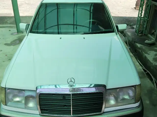 Mercedes-Benz W124