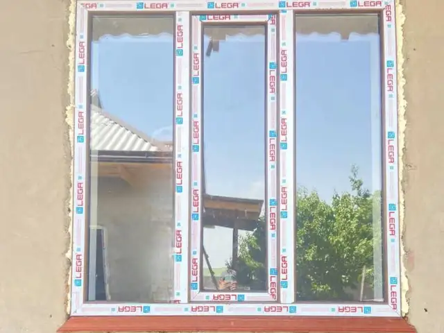Окно, Душанбе