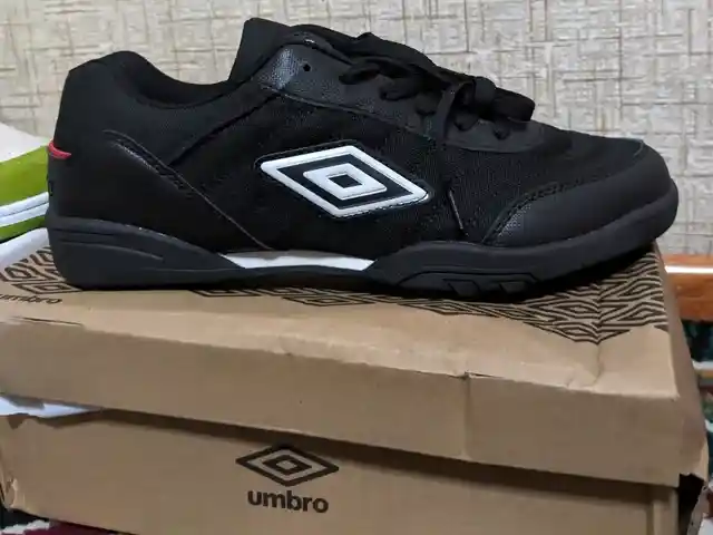 Бутсы Umbro футбольные сороконожки, Душанбе