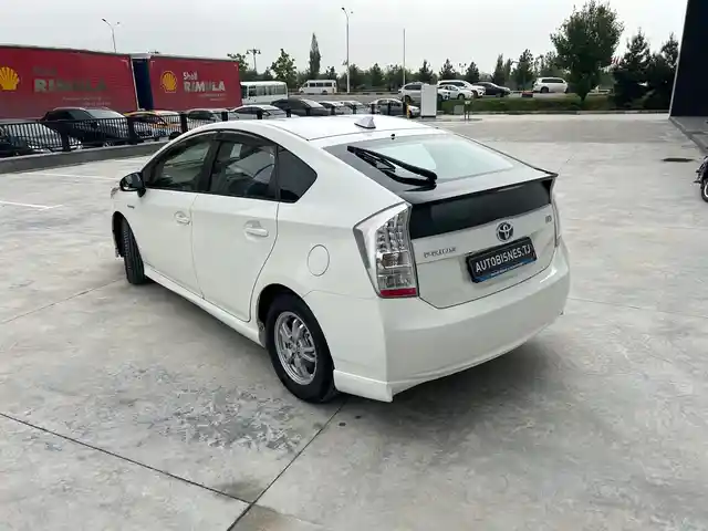 Стекла от Prius, Душанбе