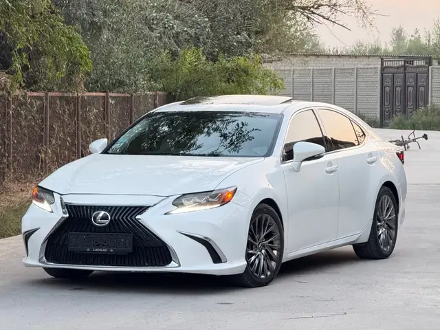 Lexus ES series