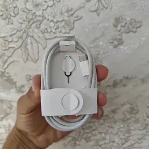 Кабель от Apple iPhone 16, Душанбе