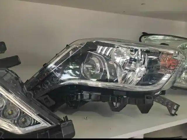 Передние фары на Toyota Prado 2014-2017, Душанбе
