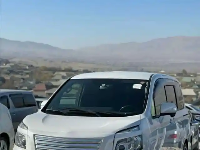 Лобовое стекло от Toyota Voxy, Душанбе