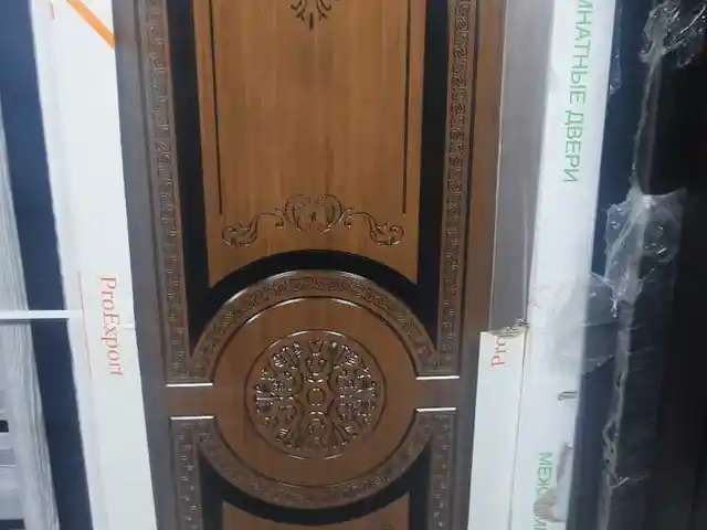 Дверь из шпона, Душанбе
