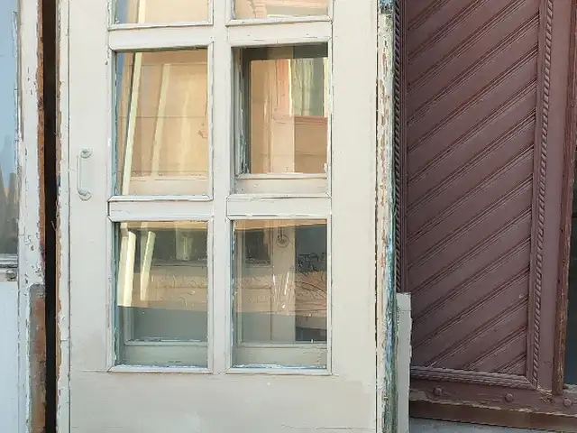 Дверь, Худжанд